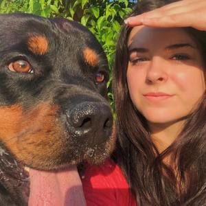 Meet your Posher, Danielle